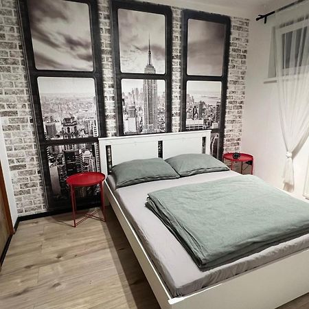 Lake Apartment, 2X Free Garage, 10 Mins To Centre Bratislava Extérieur photo