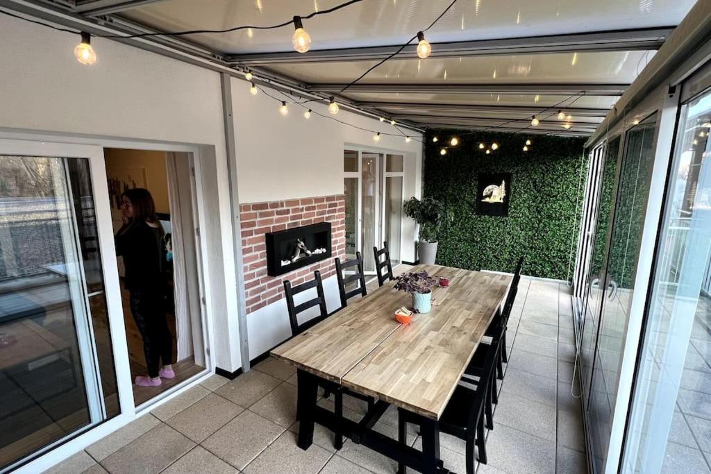Lake Apartment, 2X Free Garage, 10 Mins To Centre Bratislava Extérieur photo