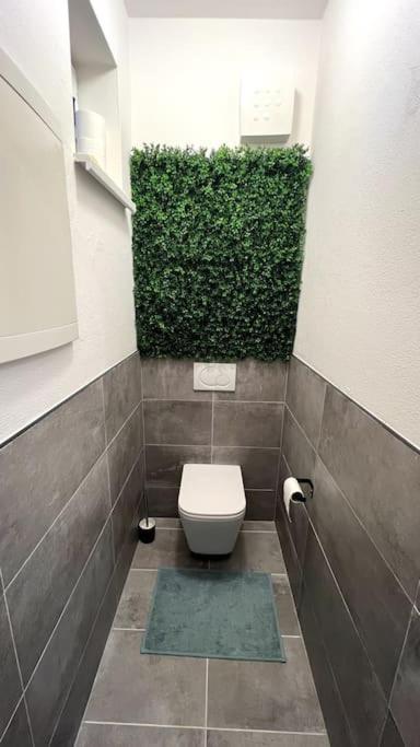 Lake Apartment, 2X Free Garage, 10 Mins To Centre Bratislava Extérieur photo