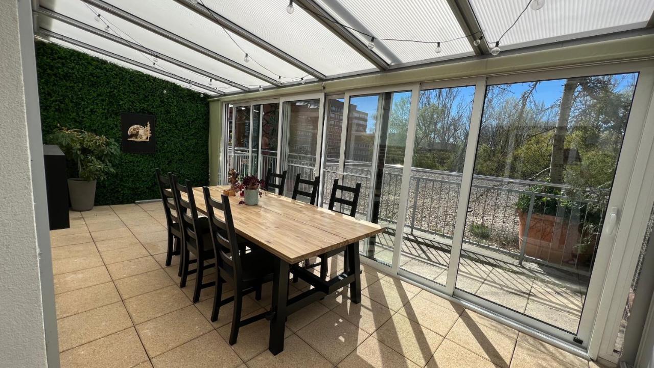 Lake Apartment, 2X Free Garage, 10 Mins To Centre Bratislava Extérieur photo
